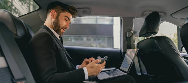 Bisley Taxi to Farnborough Airport