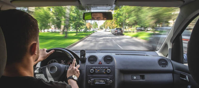 Bisley Taxi to London Luton Airport
